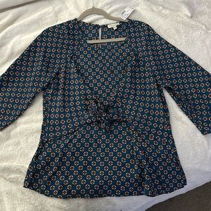 Beautiful silky poly Chenault top size L from Dress Barn. Brand new with tags